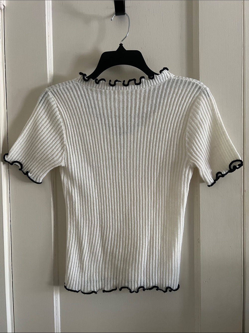 Ribbed Short-Sleeve Tee with Ruffled Trim - Picture 2 of 4